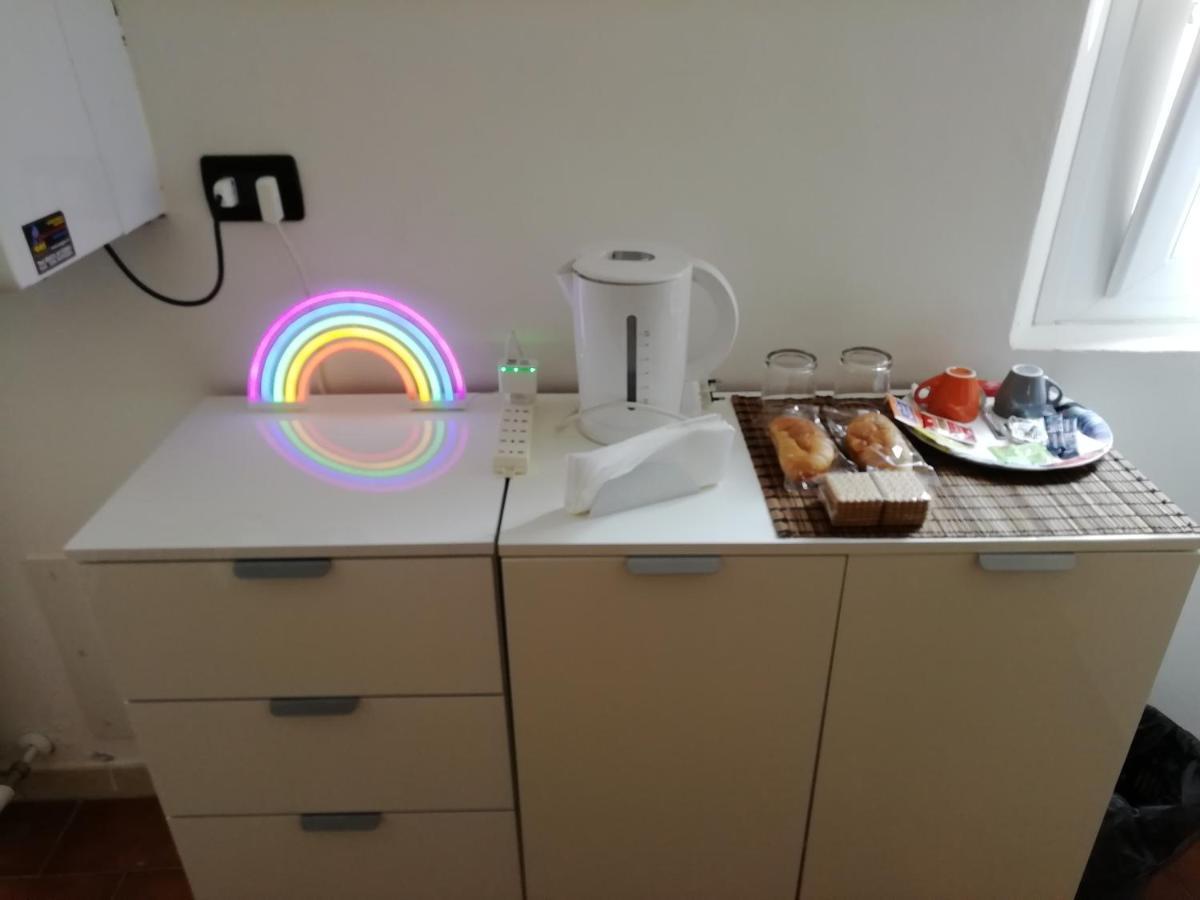 Over The Rainbow - Cozy Studio In The Centre Of Ferrara 아파트 외부 사진