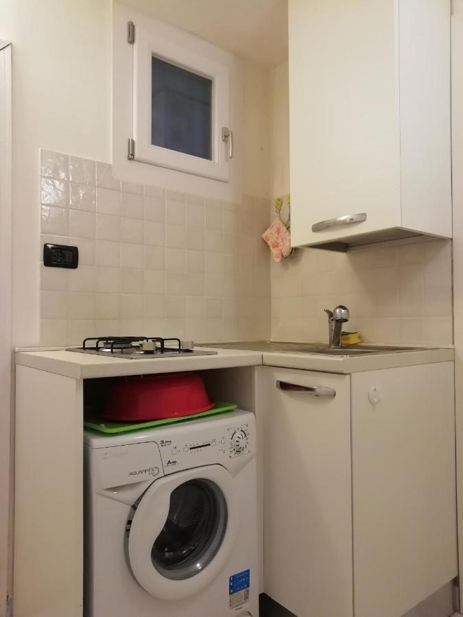 Over The Rainbow - Cozy Studio In The Centre Of Ferrara 아파트 외부 사진